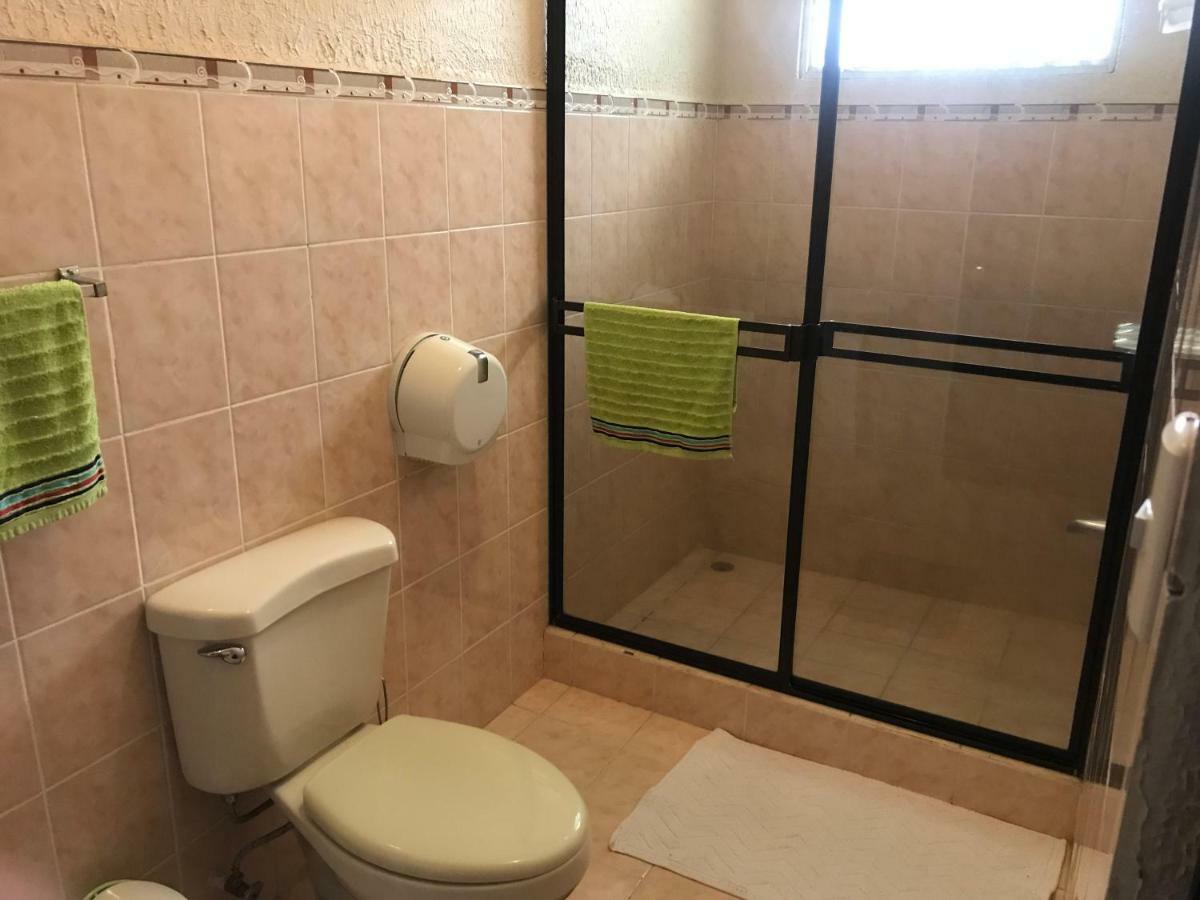 Casa Del Suizo Bed & Breakfast Desamparados  Dış mekan fotoğraf